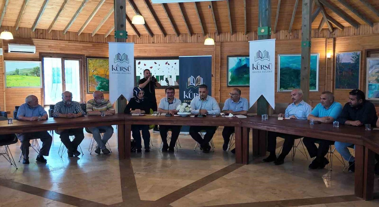 Gedizde Kürsü Okuma Kulübü uluslararası güvenliği tartıştı