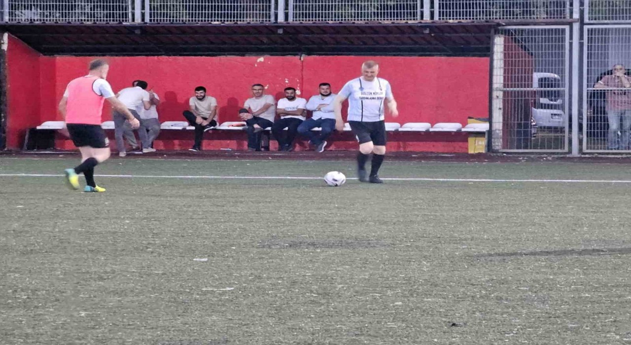 Gölcükte köyler arası futbol heyecanı