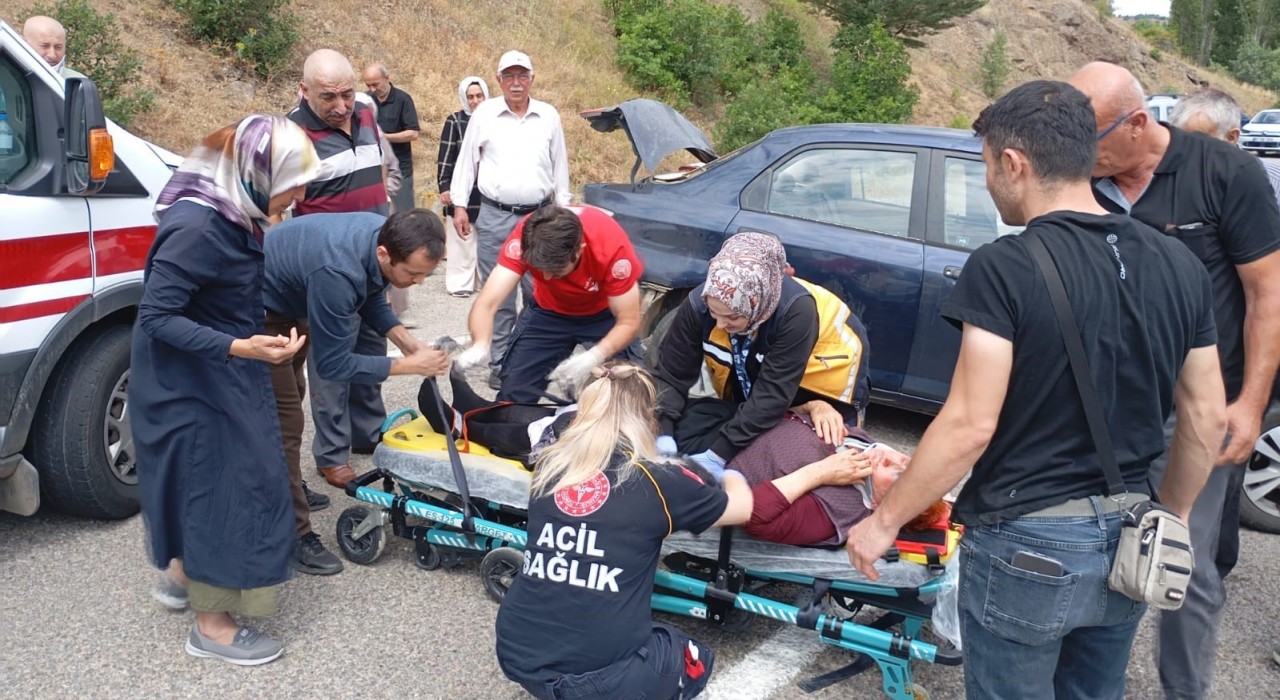 Gümüşhanede kontrolden çıkan otomobil metrelerce sürüklendi: 4 yaralı