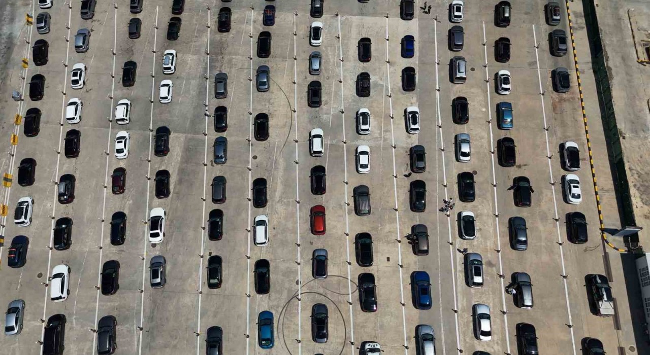 Gurbetçiler Kapıkuleden ana vatana akın ediyor