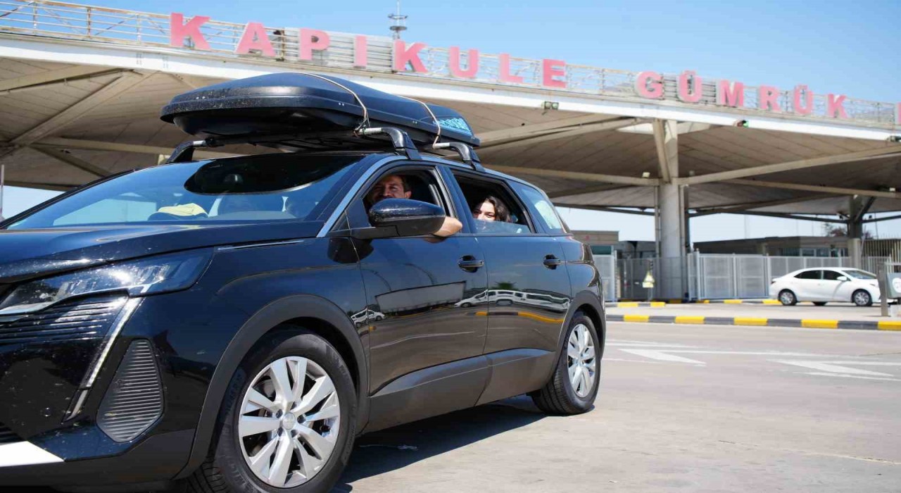 Gurbetçilerin ana vatan hasreti: Yola sevgiyle katlanıyoruz