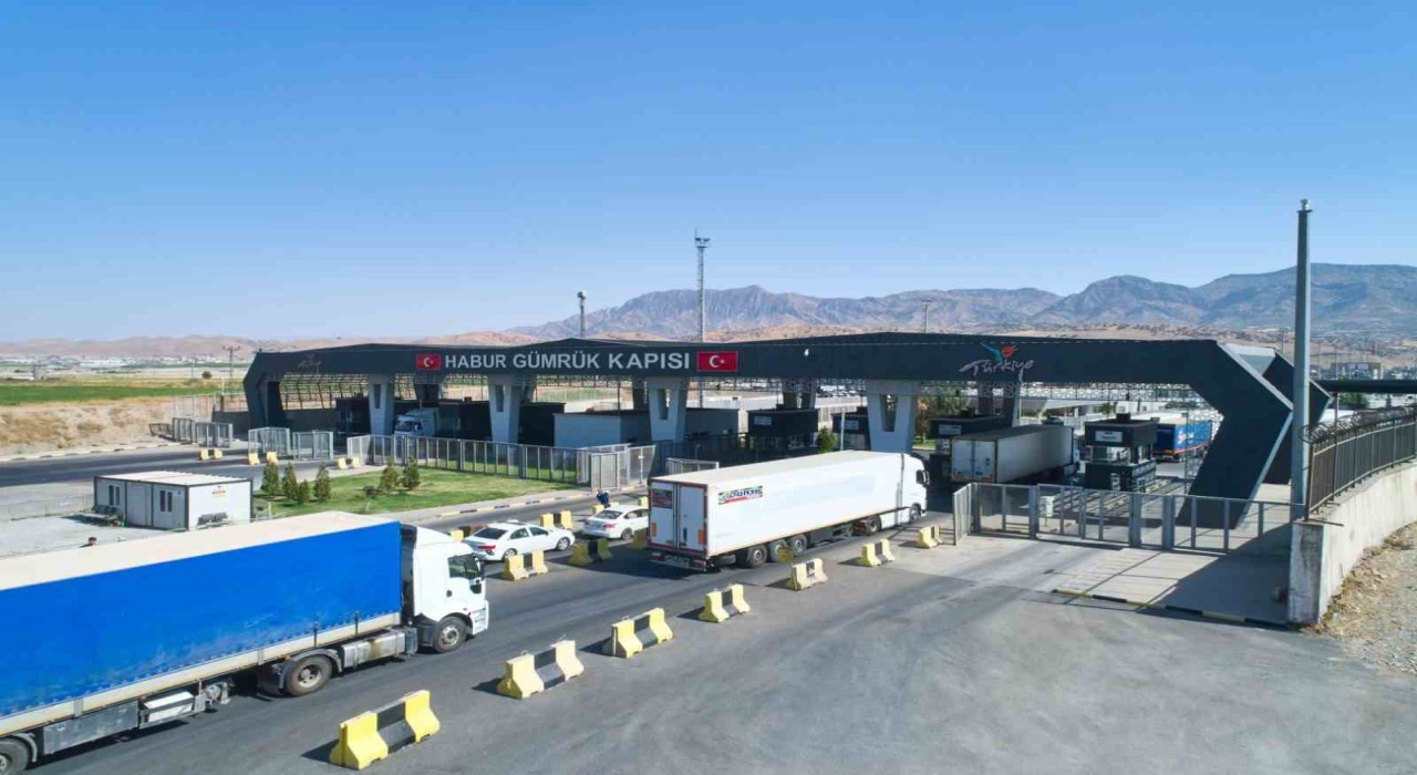 Haburda dev kaçakçılık operasyonu: 122 milyon TLlik kaçak telefon ele geçirildi