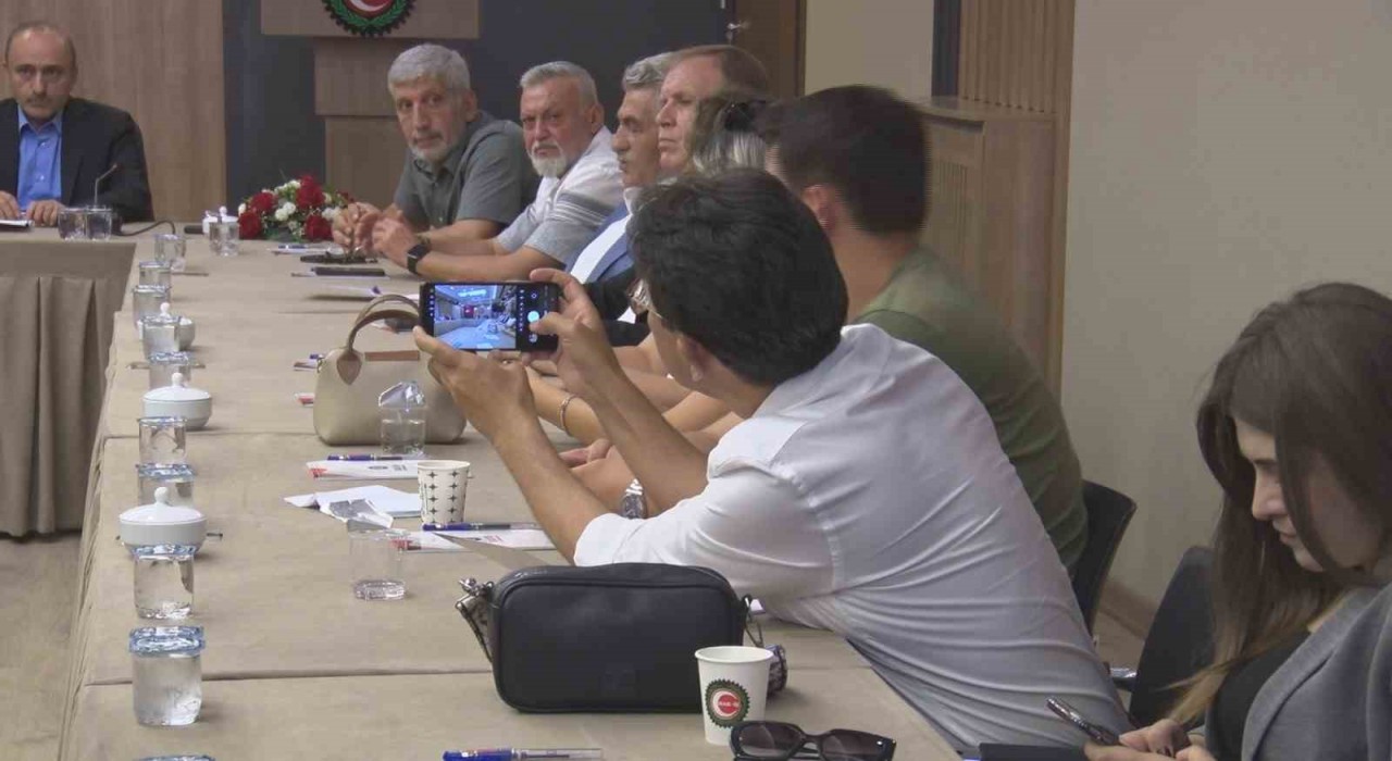 HAK-İŞ Genel Başkanı Arslan: Toplu iş sözleşmesi sürecini havada olan uçak olarak değerlendiriyoruz