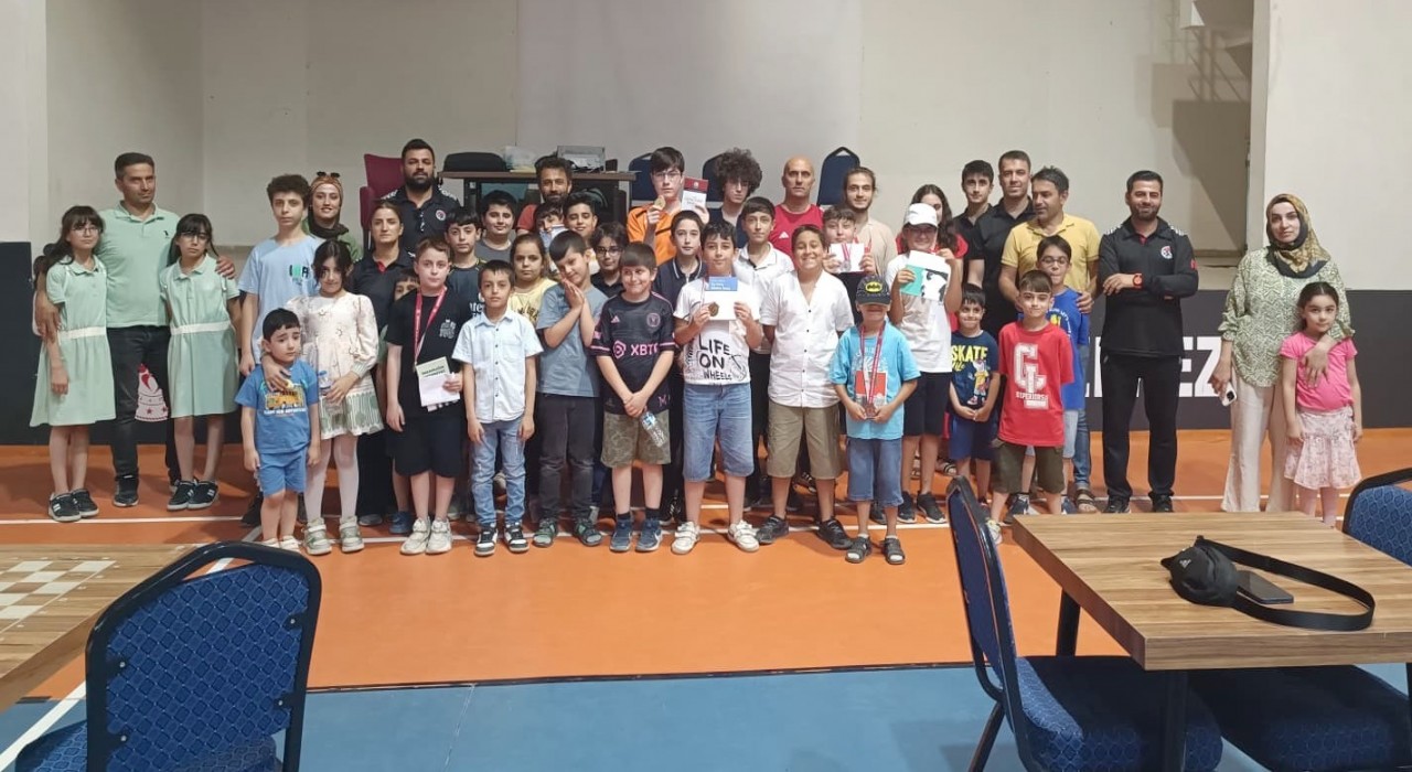 Hakkâride Yıldırım Satranç İl Birinciliği Turnuvası tamamlandı
