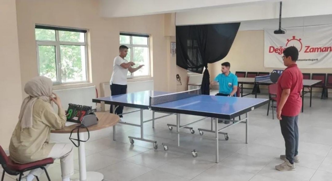 Hamurda masa tenisi turnuvası yapıldı