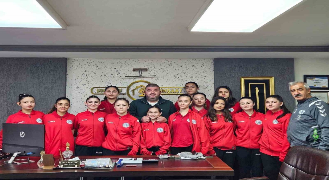 Hentbol Kadınlar Süper Liginde mücadele eden kulüp başkanı istifa etti