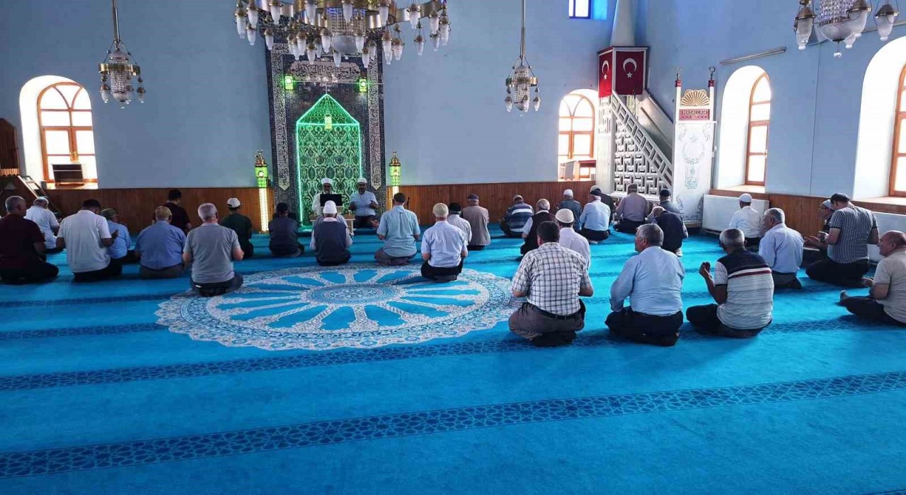 Hisarcıkta 15 Temmuz Şehitleri için mevlit okutuldu