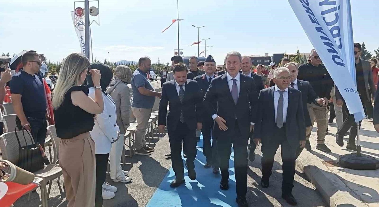 Hulusi Akar: Bu ihaneti asla kabul edemeyiz