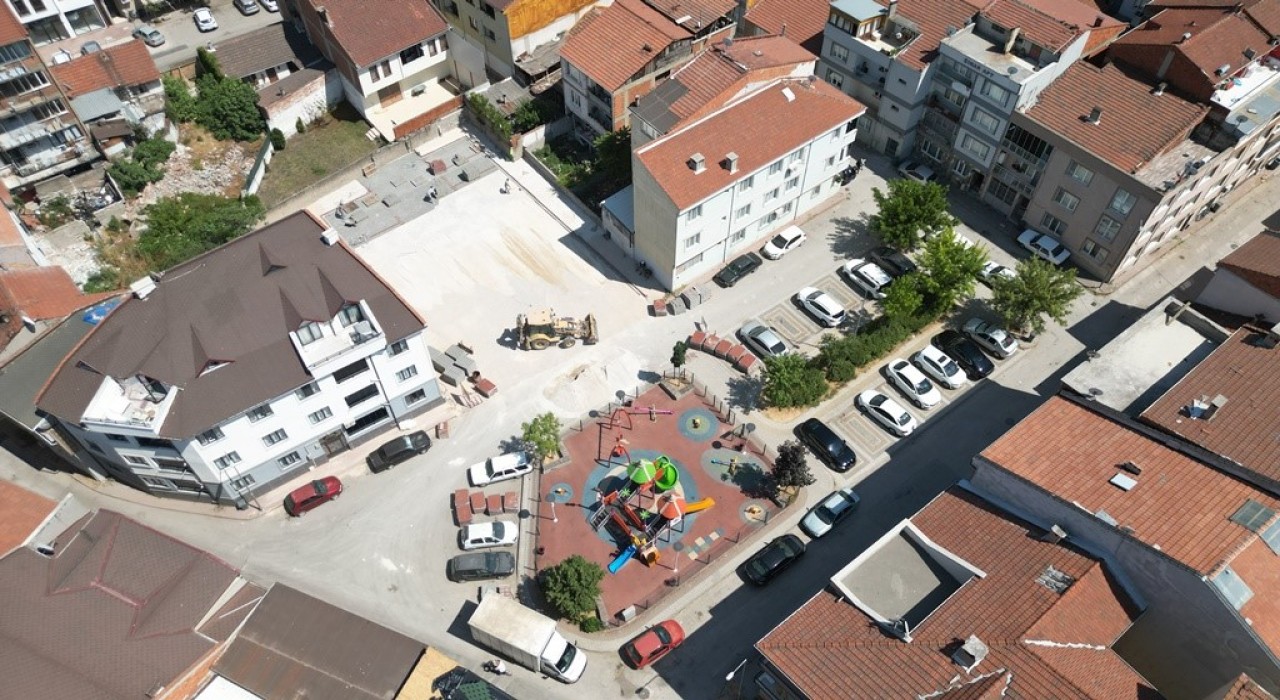 İnegöl Belediyesinin ücretsiz otopark hamlesi kararlılıkla sürüyor