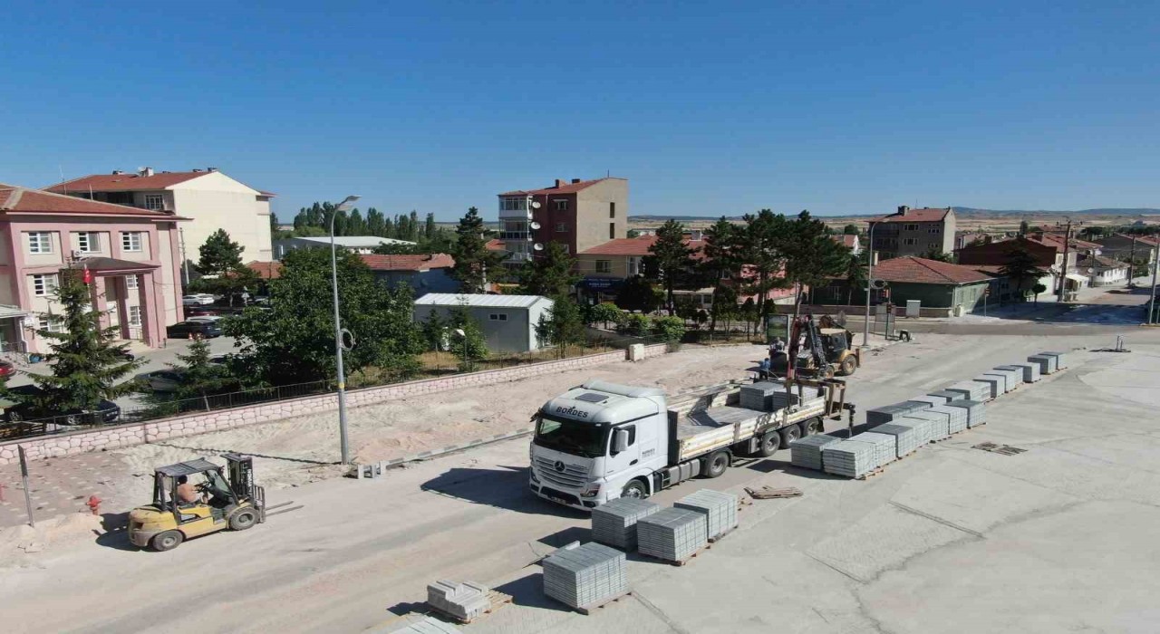 İnönüde kaldırım çalışması