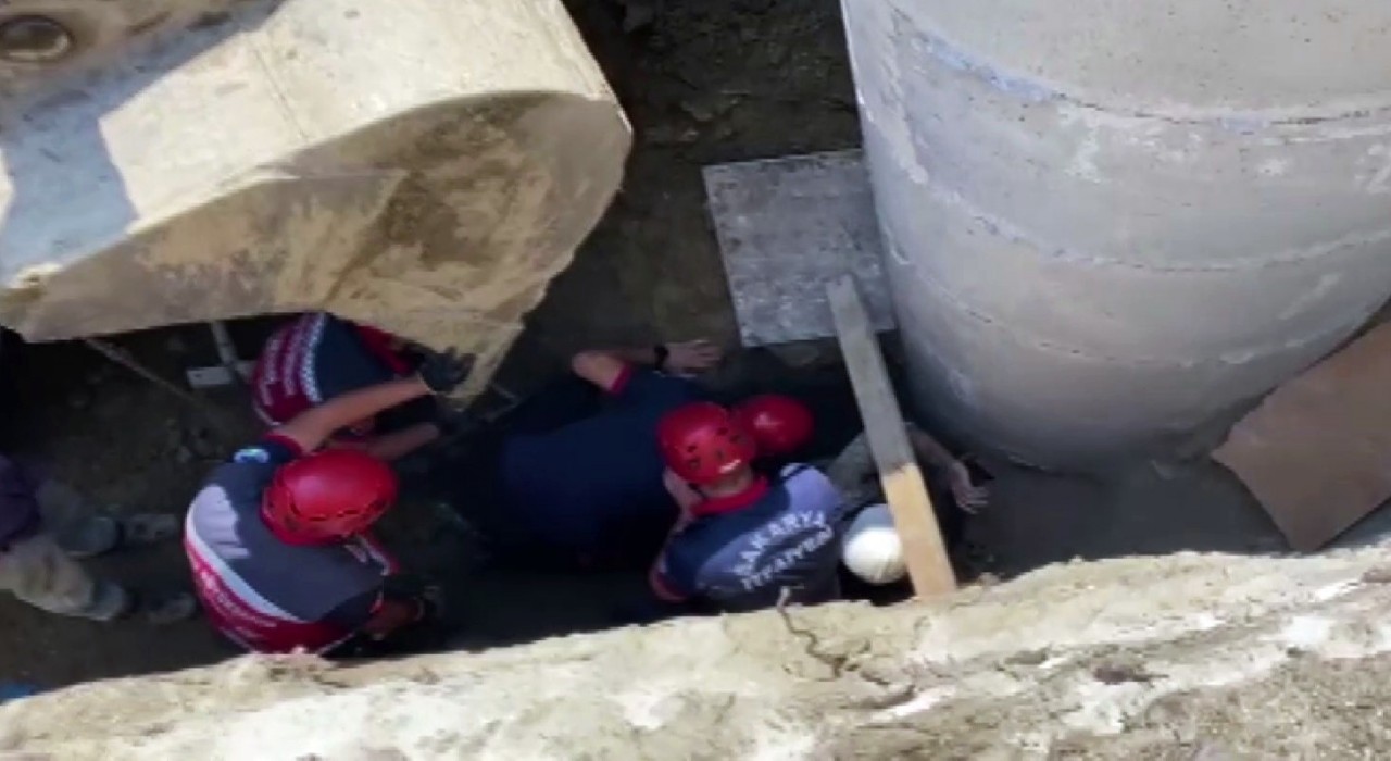 İnşaat alanında göçük: Bir işçi toprak altında kaldı