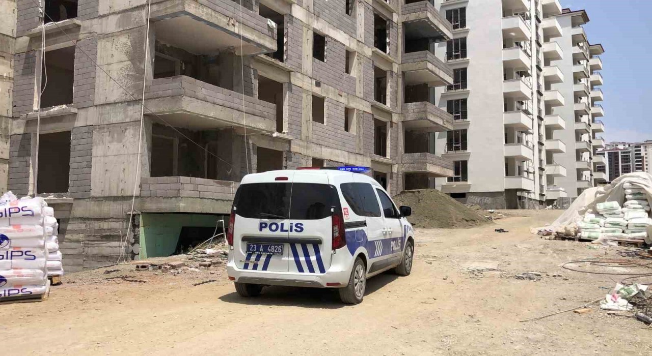 İnşaatın 4üncü katından düşen işçi öldü