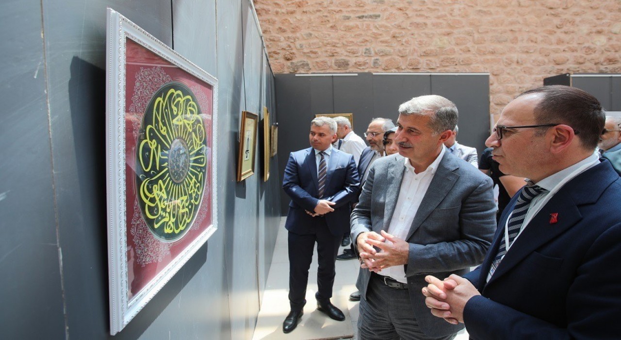 İshak Paşa Sarayında gözdolduran sergi