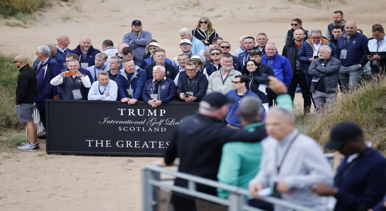 İskoçyada yeni golf tesisi açan Trump: Savaşları durdurmak, golf oynamaktan daha önemli