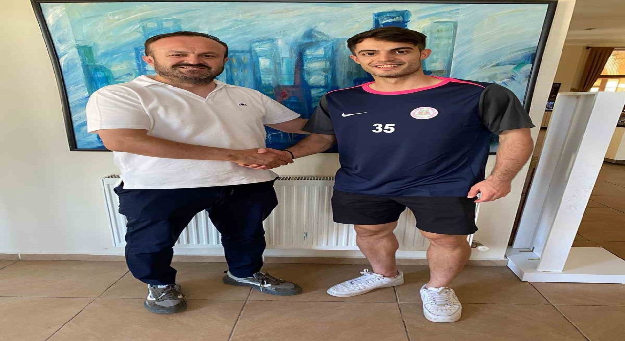 Isparta 32 Spordan sağ bek takviyesi