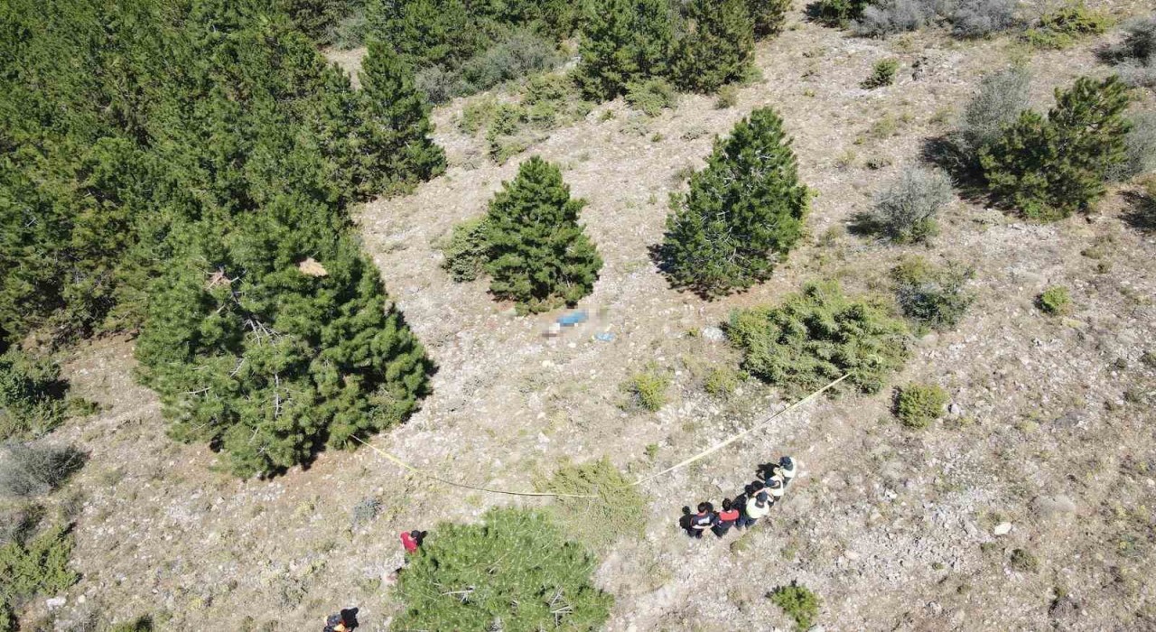 Ispartada 3 gündür aranan kayıp adamın cesedi uçurumda bulundu