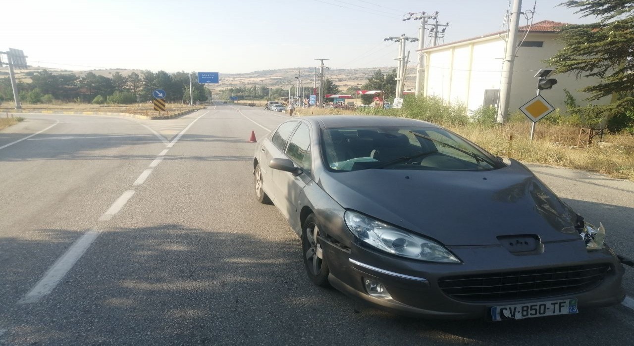 Ispartada iki otomobil çarpıştı: 1 yaralı