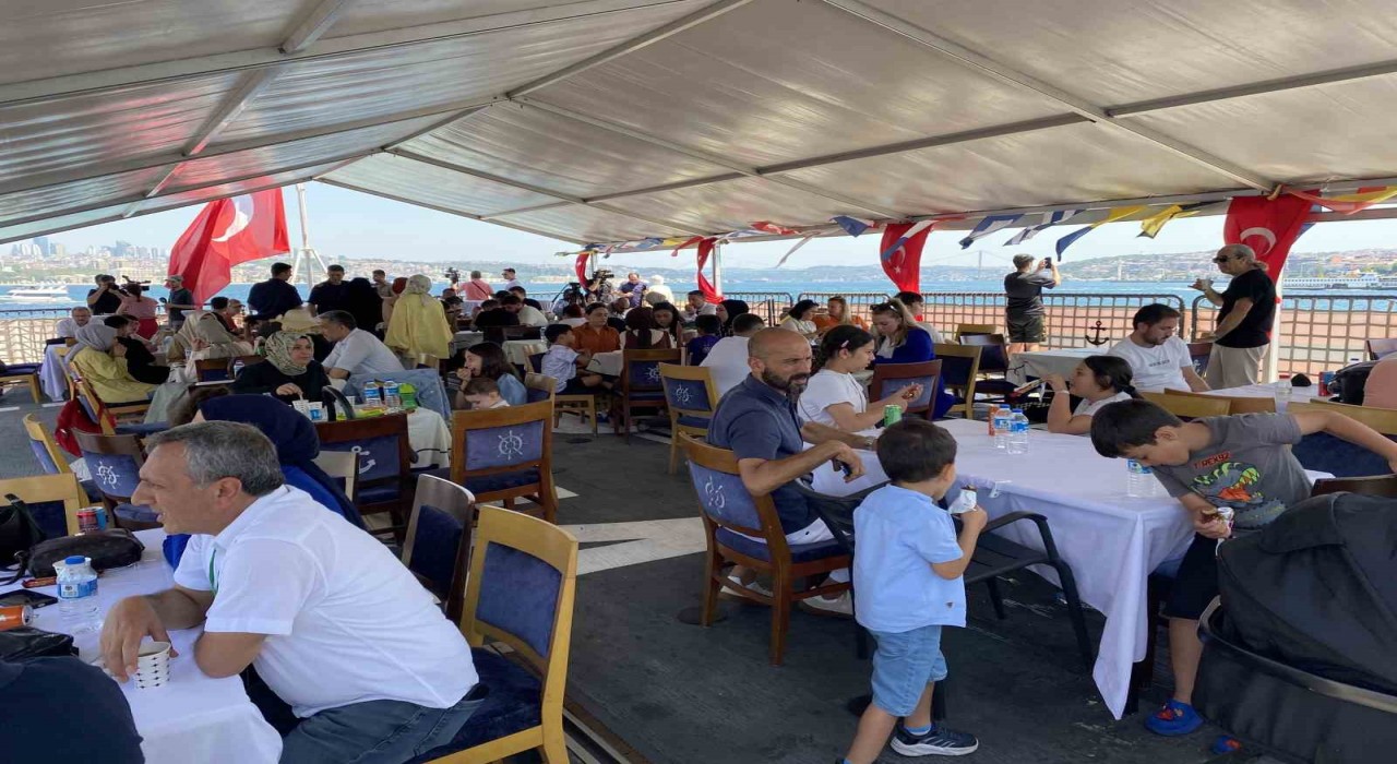 İstanbulda şehit çocuğu ve yakınları için Boğaz turu düzenlendi
