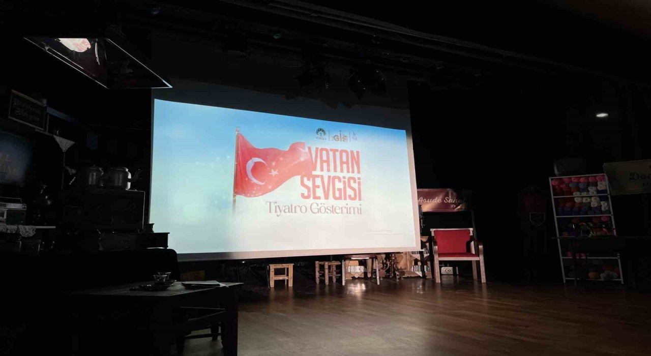 İstanbulda TÜRGEVin Vatan Sevgisi tiyatro oyunu izleyiciyle buluştu