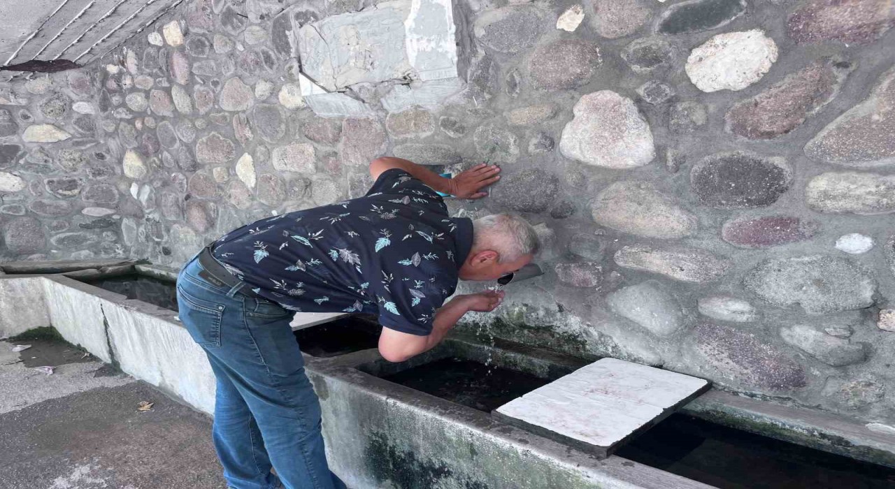 İzmir Bornovada vatandaş aylardır içme suyuna hasret