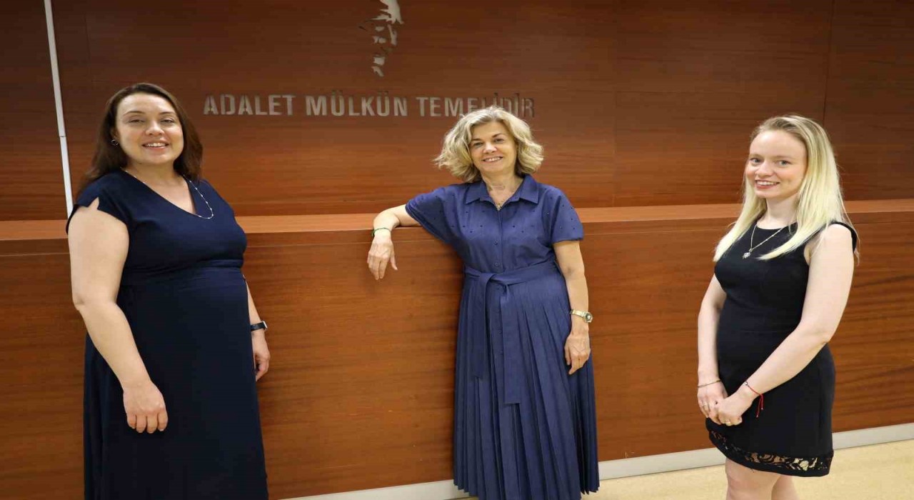 İzmir Ekonominin hukukçu akademisyenlerinden örnek çalışma