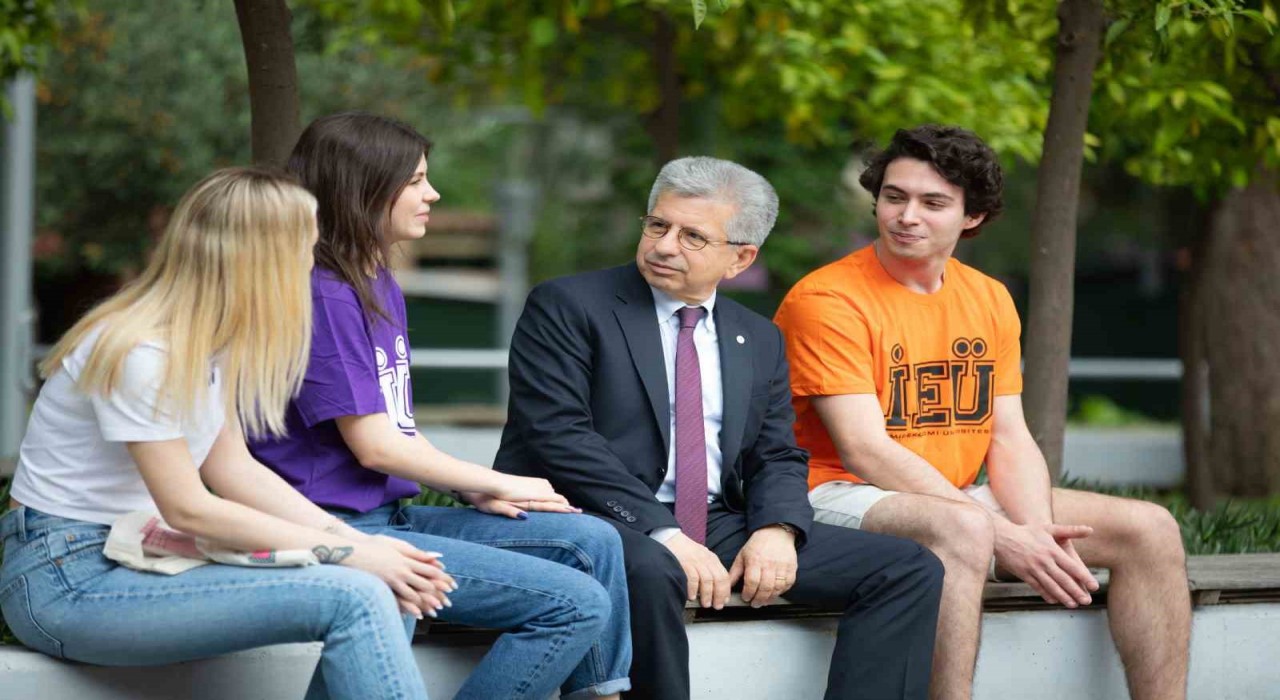 İzmir Ekonomiye ‘YÖKAK gururu