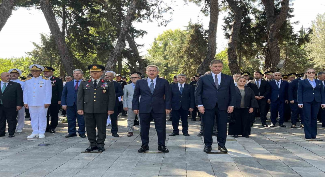 İzmirde 15 Temmuz şehitleri dualarla anıldı