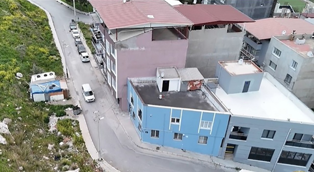 İzmirde 95 adrese şafak vakti baskın: 133 gözaltı