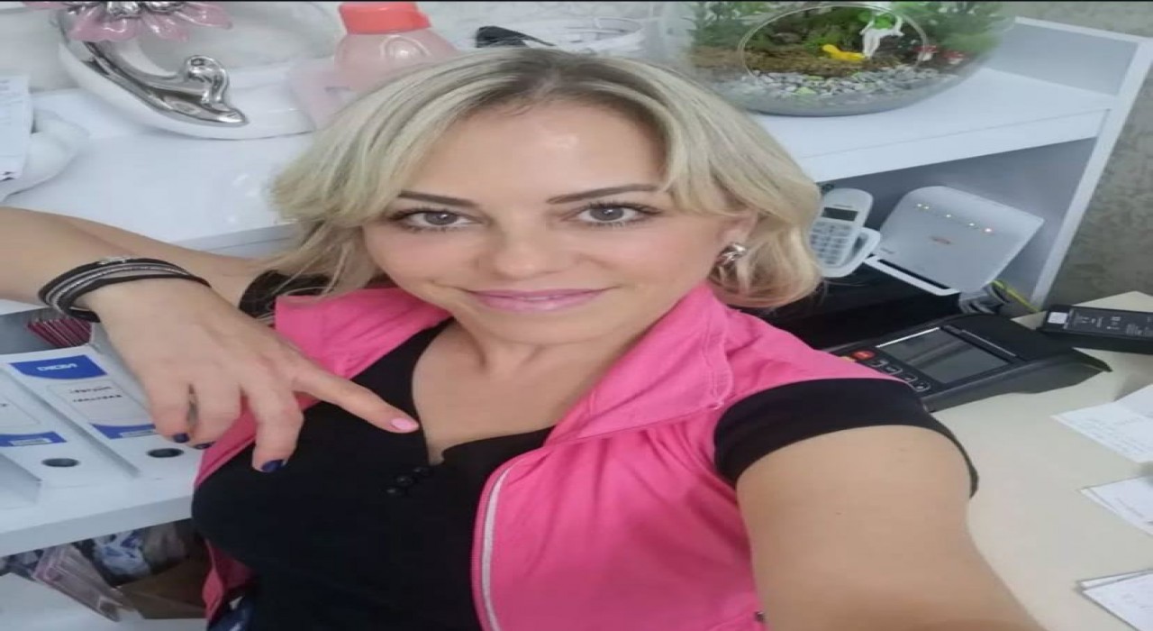 İzmirde bir kadın, boşandığı eşi tarafından bıçaklanarak öldürüldü