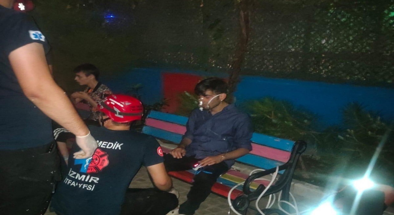 İzmirde engelli bakımevinde yangın: Engelli vatandaşlar tahliye edildi