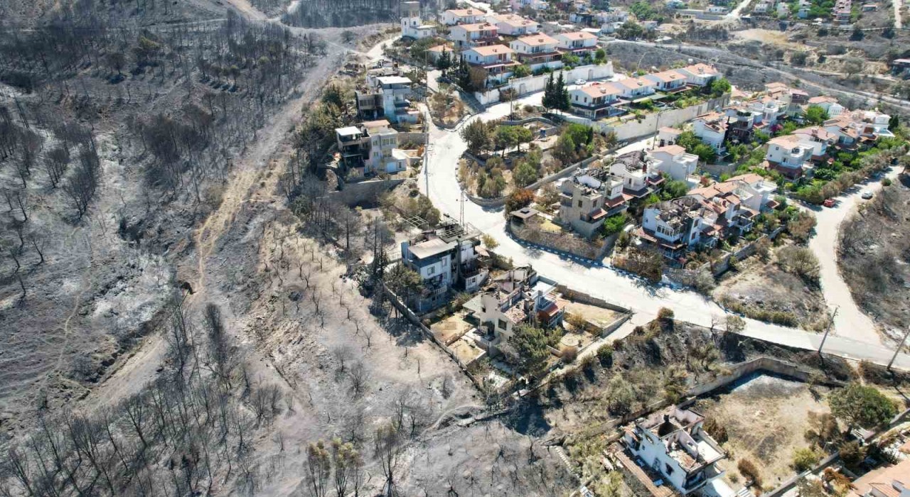 İzmirin gözde yazlık merkezi hayalet kasabaya döndü