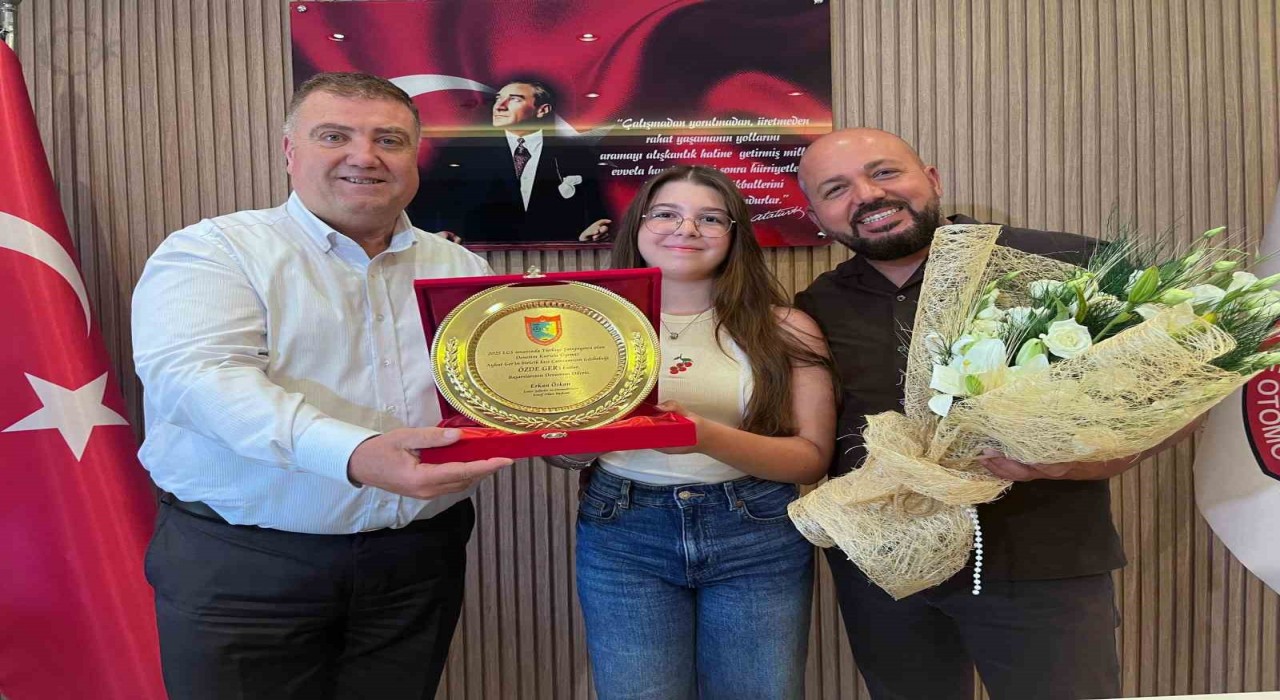 İzmirli Özde, LGSde Türkiye birincisi oldu
