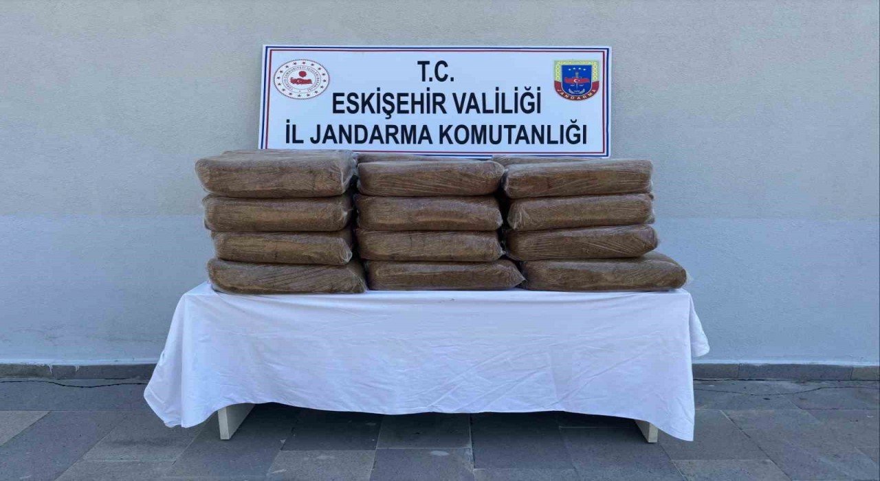 Jandarma 200 kilogram kaçak tütün ele geçirdi