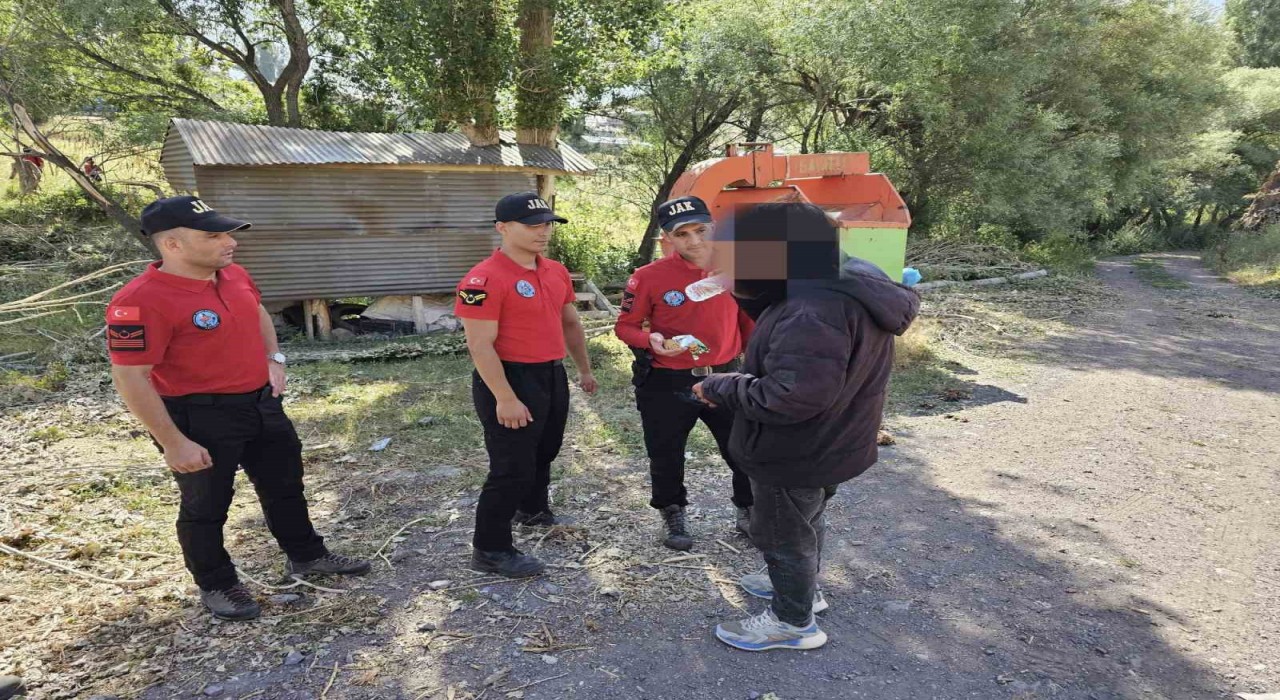 Jandarma kayıp şahsı buldu