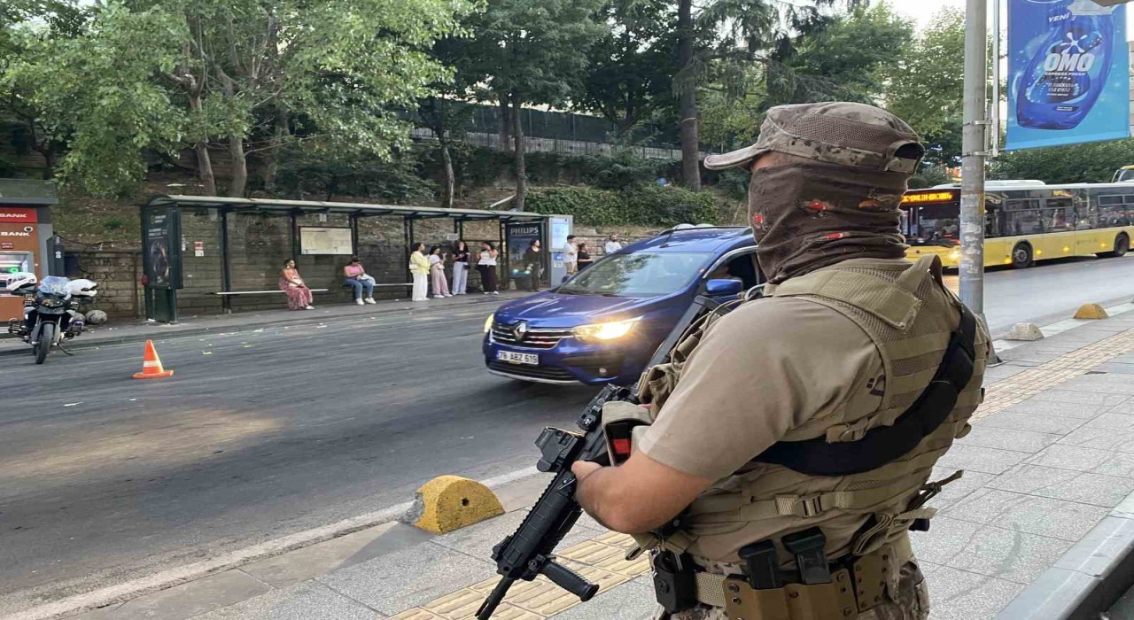 Kadıköyde helikopter destekli asayiş uygulaması