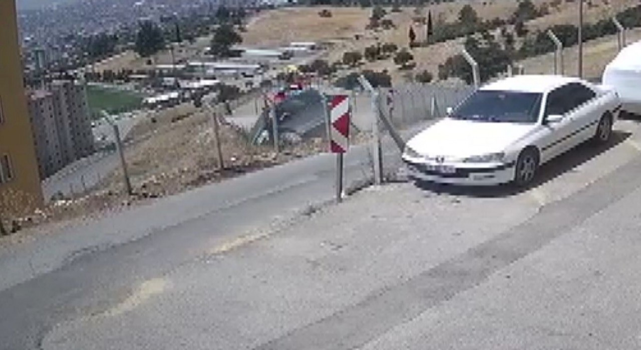 Kahramanmaraşta trafik kazası güvenlik kamerasında