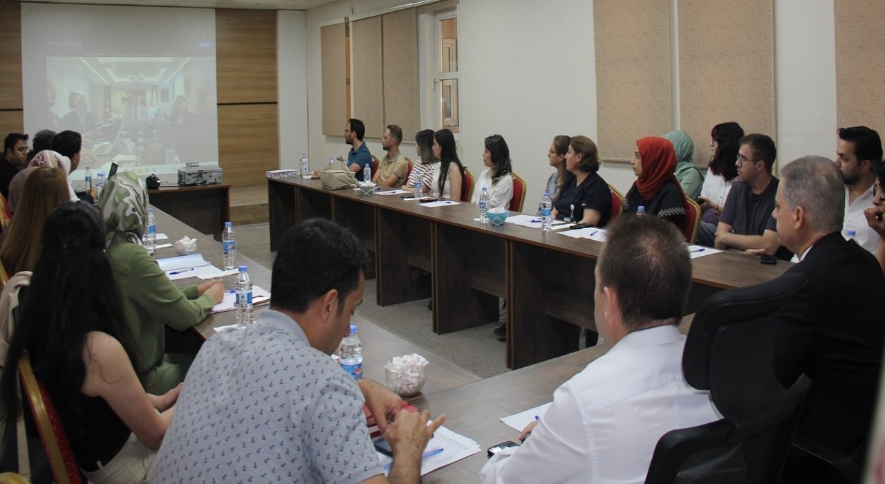 Kamu hastanelerinin durumu toplantıda değerlendirildi