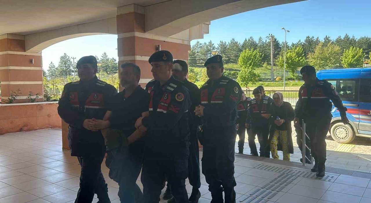 Kan donduran cinayetin sanığı ‘pişmanım diyerek ölen vatandaşın ailesine baş sağlığı diledi