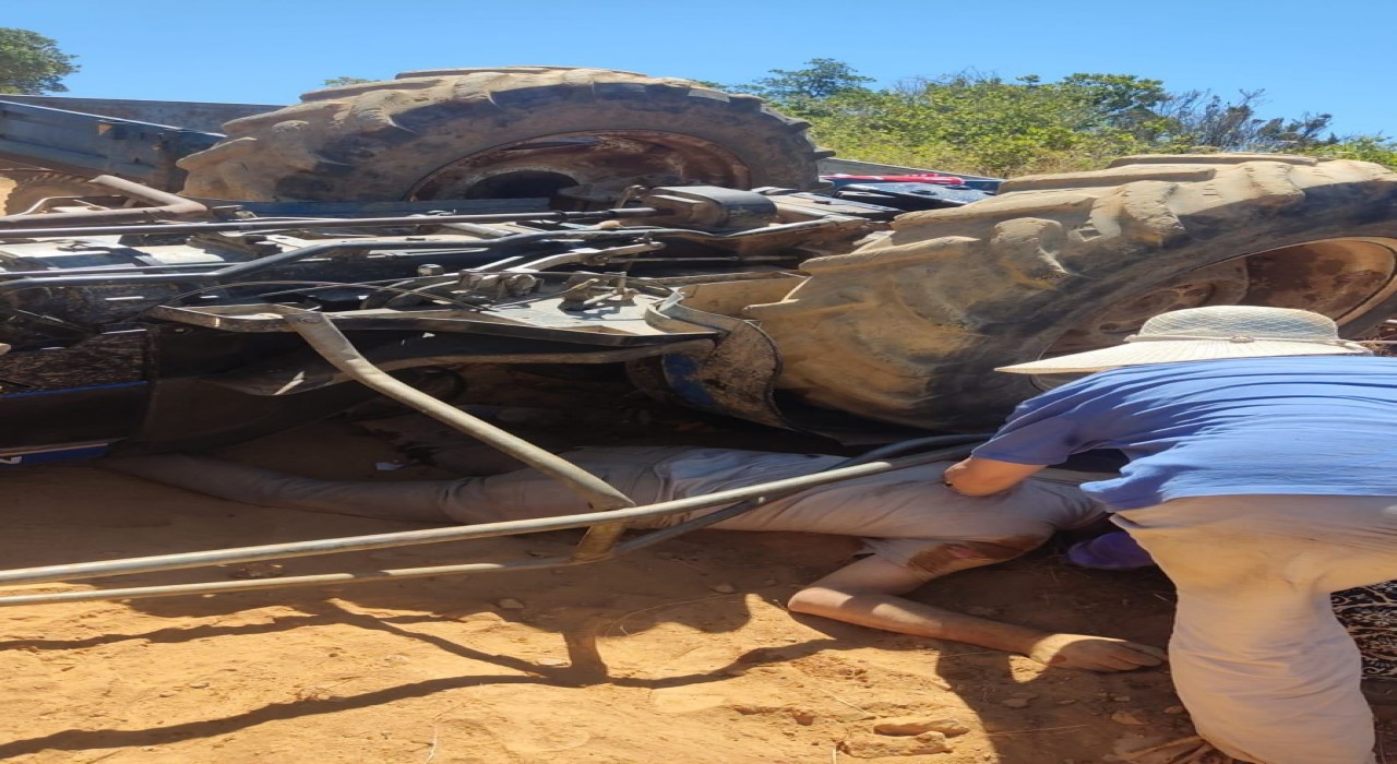 Kandırada ters dönen traktörde sürücü yaralandı