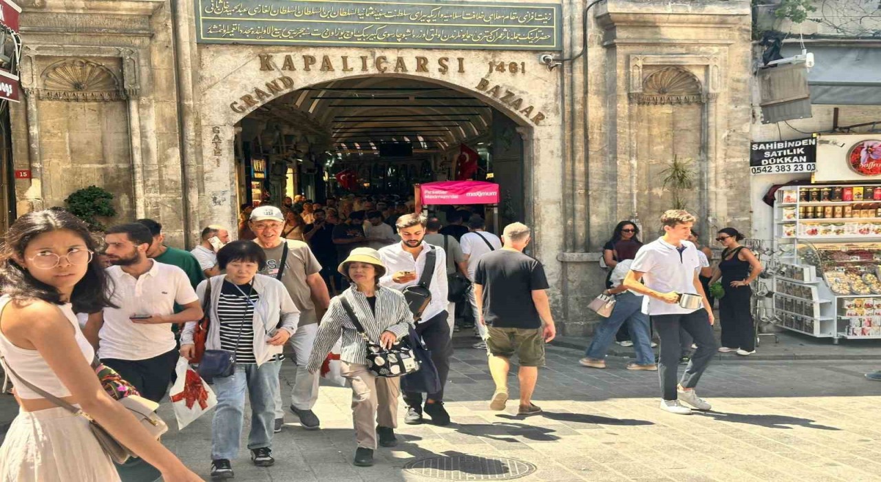 Kapalıçarşı yılın ilk 6 ayında 5 milyon turist ağırladı