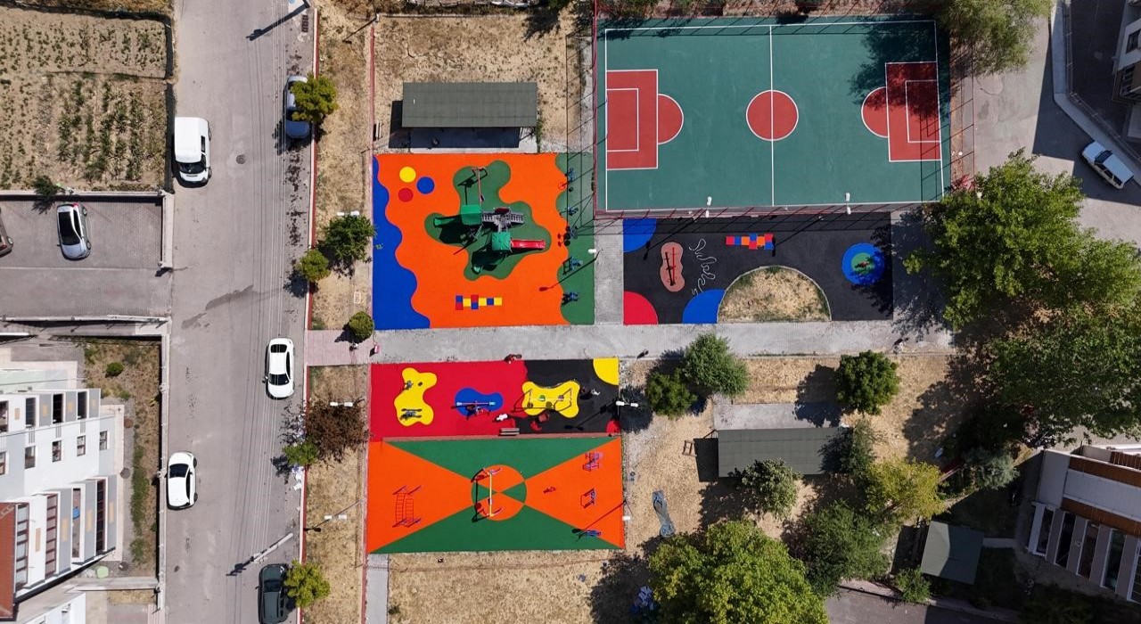 Karabükte park ve spor alanları yenileniyor