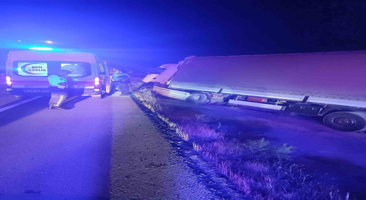 Karapınarda tır şarampole düştü: 1 yaralı