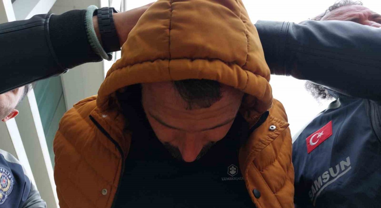 Kardeşini öldürüp cezaevinden çıktıktan sonra karısını da öldüren kocanın yargılanmasına başlandı