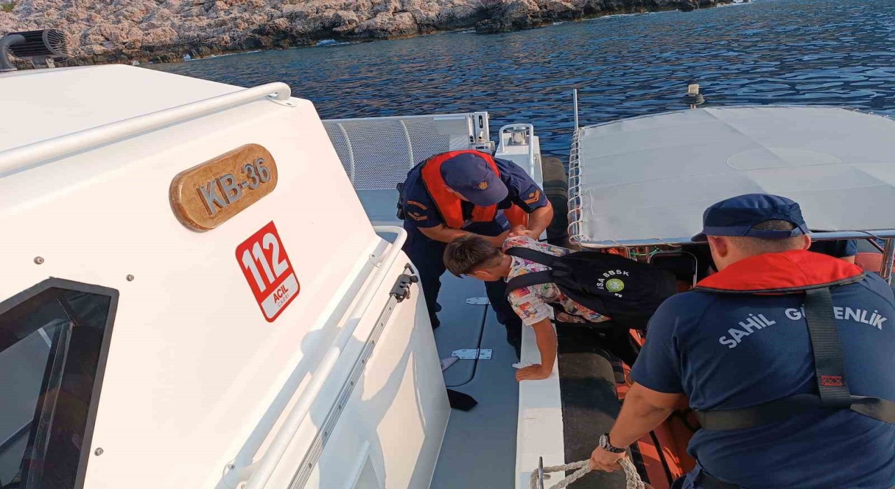 Kaşta 21 düzensiz göçmen ve 1 organizatör yakalandı