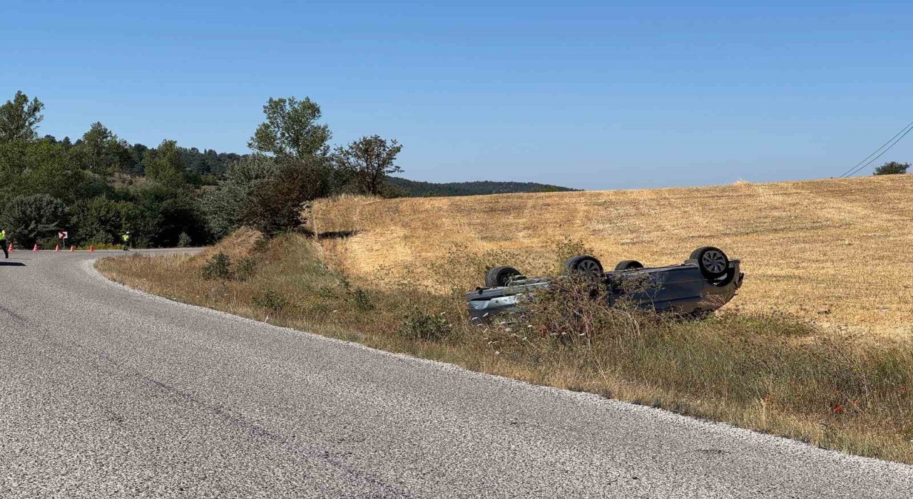 Kastamonuda otomobil takla attı: 3 yaralı