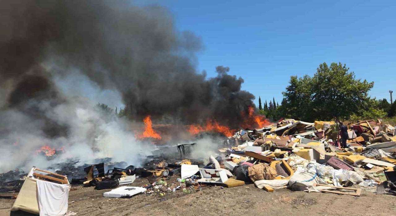 Katı atık depolama alanında yangın