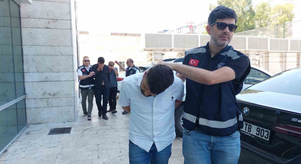 Kavga sırasında üzerinden araçla geçtiği akrabasını öldürdü, Bilerek yapmadım, önüme çıktı diye ağladı