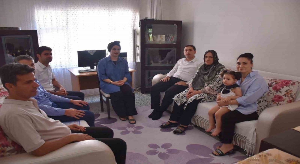 Kaymakam Başar, Sasonda şehit aileleri ve gazi aileleriyle araya geldi