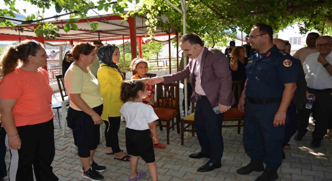 Kaymakam Odabaş, Dereli Köyündeki bal sağım etkinliğine katıldı