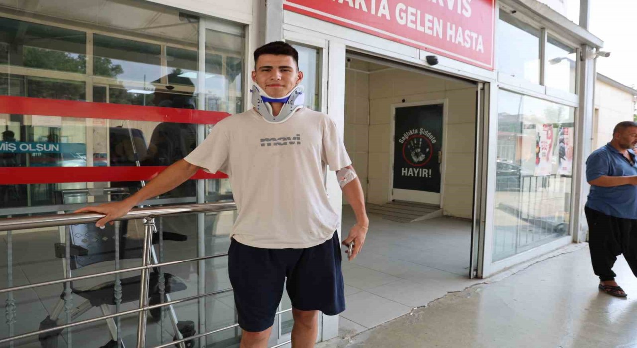 Kaza sırasında açılan kapıdan inip koşarak uzaklaşan genç: Sıkışmaktansa atlamayı tercih ettim
